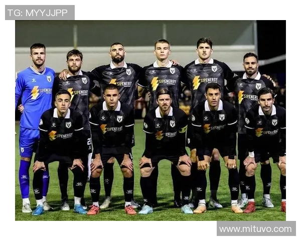 中央海岸与惠灵顿凤凰的激烈对决展现足球魅力与团队精神的完美结合