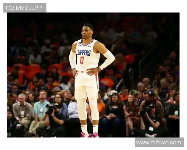 拉塞尔威斯布鲁克的传奇篮球生涯与个人风格深度解析