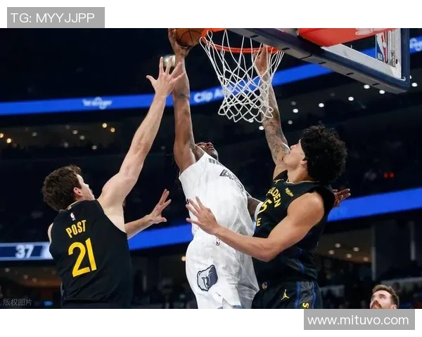 勇士与灰熊激战正酣精彩比赛直播全程回顾与分析